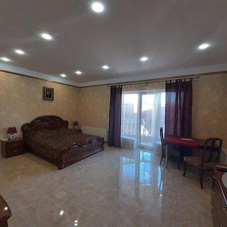 Appartement Аппартаменты С Балконом à Odessa Extérieur photo