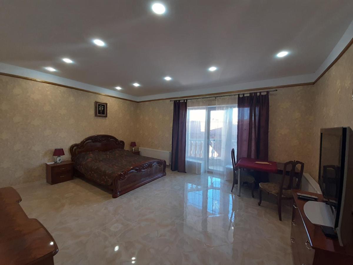 Appartement Аппартаменты С Балконом à Odessa Extérieur photo