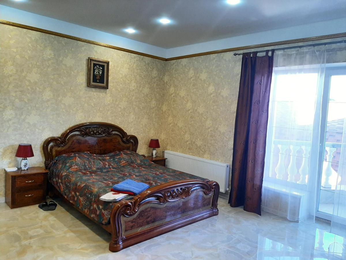 Appartement Аппартаменты С Балконом à Odessa Extérieur photo