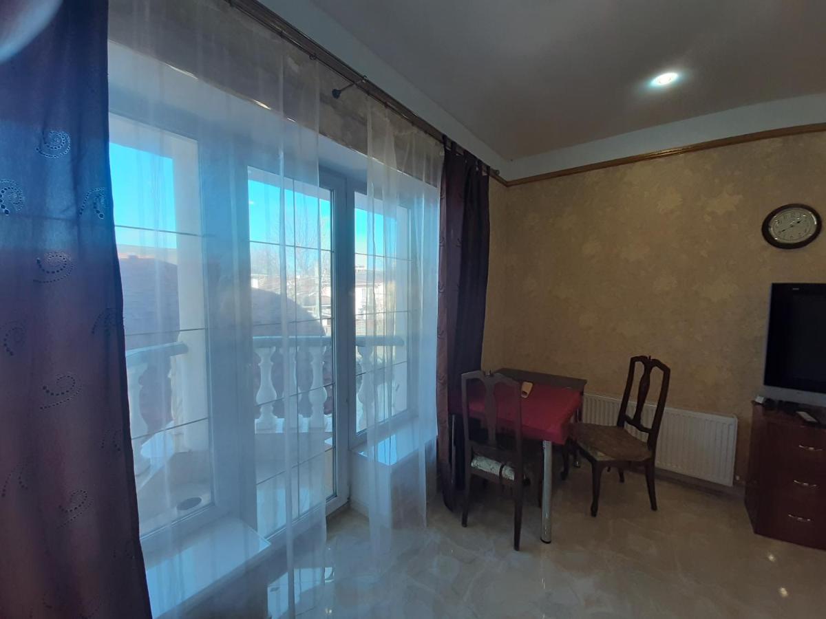 Appartement Аппартаменты С Балконом à Odessa Extérieur photo